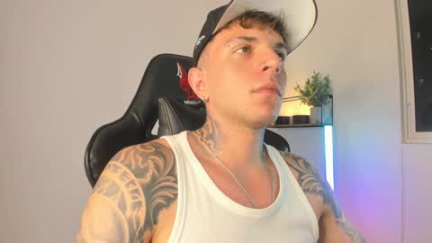 jacobb116 online show from December 14, 2:23 am