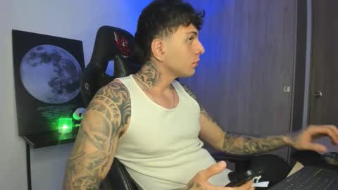 jacobb116 online show from November 21, 1:26 am