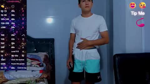 Snapshot of jacobb_lee chatting on October 21, 9:06 pm Jacob Lee online show from October 21, 9:06 pm