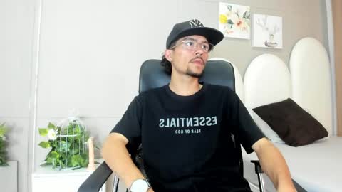 Jake  online show from June 3, 8:03 pm