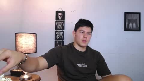 james_cr online show from November 25, 2:46 am