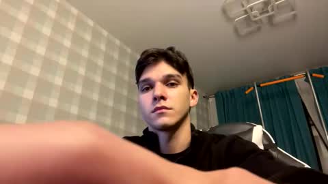 Snapshot of james_friends chatting on October 21, 11:29 pm James online show from October 21, 11:29 pm