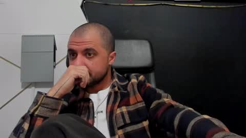 JamesMyers online show from April 19, 3:39 am