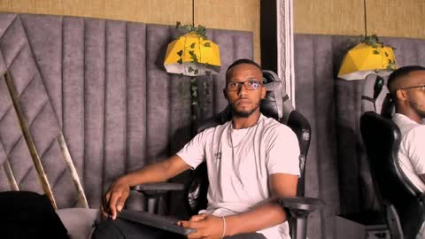 James  online show from April 10, 11:12 pm