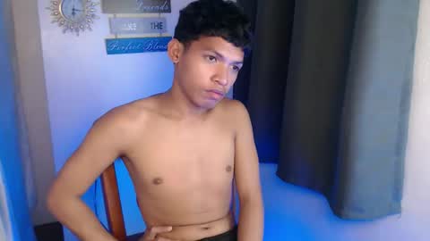 janlloyd04 online show from October 4, 8:52 am