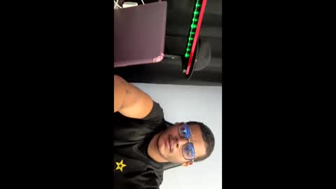 javiSdick online show from September 20, 12:54 am