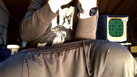 Snapshot of jawssharkparty chatting on October 7, 5:11 am Jaws online show from October 7, 5:11 am