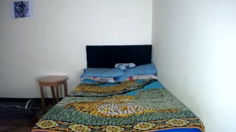 Snapshot of jboy_s chatting on December 11, 5:55 am jboy_s online show from December 11, 5:55 am