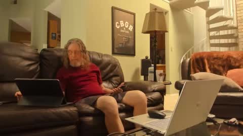 JDinEuless online show from February 8, 7:59 pm