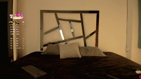 jei_7m online show from November 18, 11:37 pm