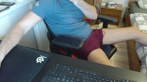 Snapshot of jerklove1006 chatting on December 15, 6:26 pm Boy likes daddies online show from December 15, 6:26 pm