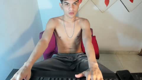 jesshot_bigcock online show from March 2, 5:30 am