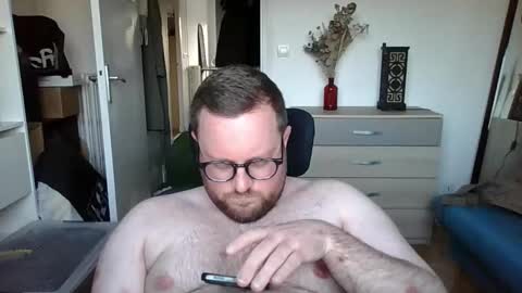 jeuneloup92 online show from March 3, 5:20 pm