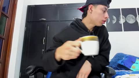 Snapshot of jey_cox23 chatting on October 13, 12:22 pm jey cox online show from October 13, 12:22 pm