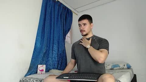 Snapshot of jeycob_happy97 chatting on October 22, 11:47 am Juan David online show from October 22, 11:47 am