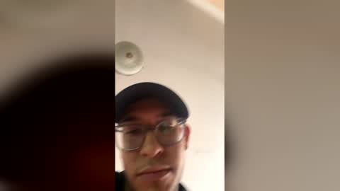 jgualtero22 online show from May 13, 3:14 am