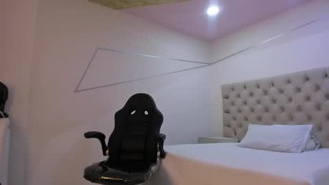 jhoanleandro online show from January 16, 5:10 am