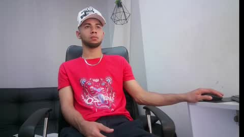 jhon_malo online show from March 11, 3:37 am