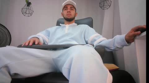 jhon_malo online show from February 4, 3:22 am