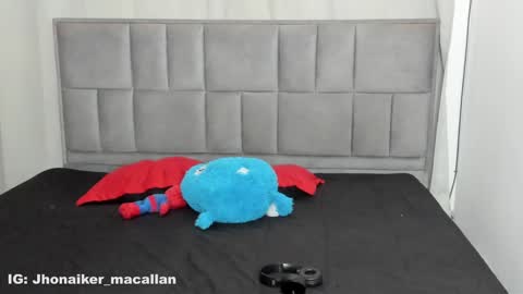 Jhonaiker online show from February 1, 3:50 pm