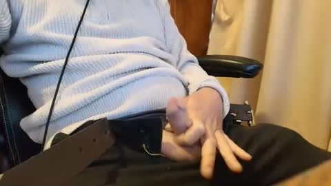 jim74122 online show from December 15, 1:02 am