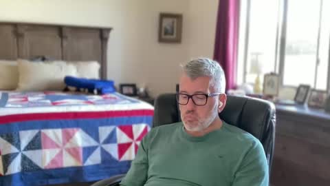 Dad of Three online show from December 22, 5:32 pm