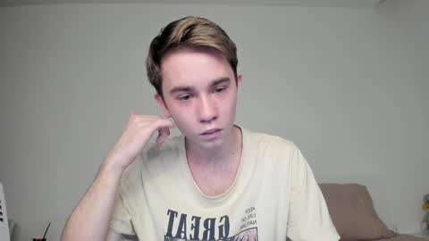 Snapshot of jimyti_bad_boy chatting on February 7, 9:15 pm jimyti_bad_boy online show from February 7, 9:15 pm