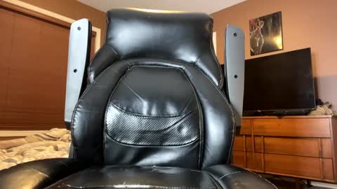 jjjjjfive online show from February 5, 9:25 am