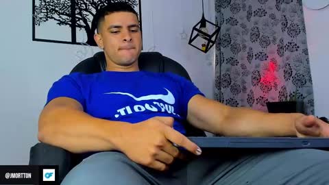 Snapshot of jmortton chatting on February 18, 12:49 pm IGJmortton online show from February 18, 12:49 pm