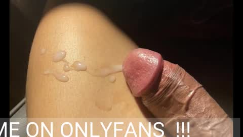 Snapshot of johnnyfun_xxx chatting on December 9, 3:50 am Johnnystrongarms                 online show from December 9, 3:50 am