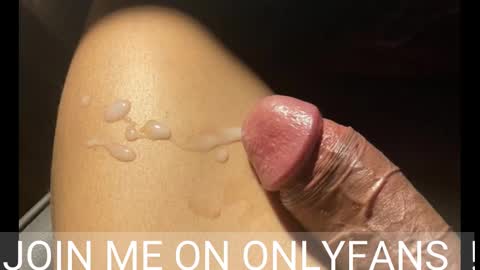 Snapshot of johnnyfun_xxx chatting on January 4, 4:23 am Johnnystrongarms                 online show from January 4, 4:23 am