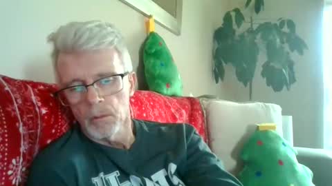 Snapshot of johnnyrocket12345678 chatting on December 28, 6:29 pm johnnyrocket12345678 online show from December 28, 6:29 pm
