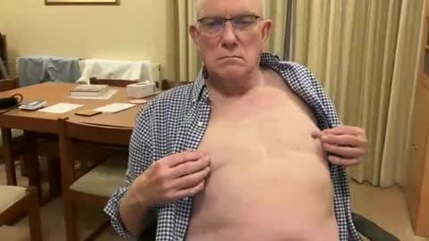 Snapshot of johnsenior41 chatting on January 31, 10:52 pm johnsenior41 online show from January 31, 10:52 pm