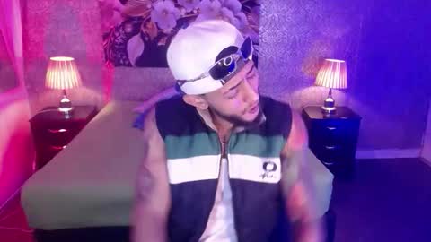 Jonas  online show from November 25, 7:49 pm