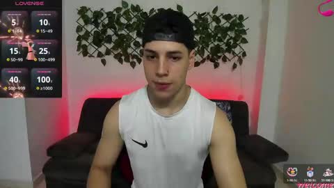 Instagram jonathanfit14 online show from January 3, 8:11 pm