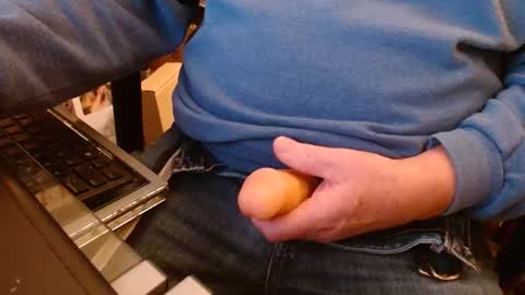 Snapshot of joncpics chatting on December 21, 12:31 am joncpics online show from December 21, 12:31 am