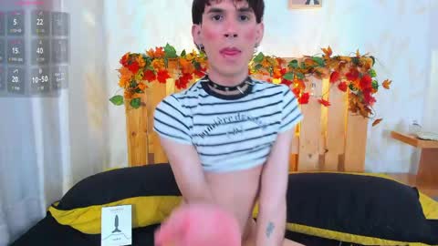 jonny_gilbert online show from May 13, 8:39 pm