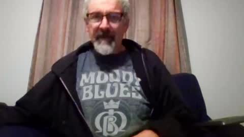 Snapshot of jony_five chatting on October 28, 1:19 am Jon online show from October 28, 1:19 am