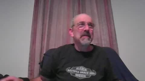 Snapshot of jony_five chatting on December 28, 1:50 am Jon online show from December 28, 1:50 am