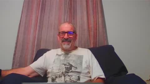 Snapshot of jony_five chatting on September 10, 12:20 am Jon online show from September 10, 12:20 am