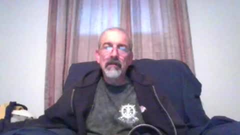 Snapshot of jony_five chatting on December 8, 3:45 pm Jon online show from December 8, 3:45 pm
