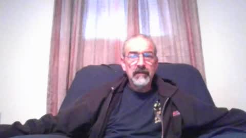 Snapshot of jony_five chatting on December 4, 4:05 pm Jon online show from December 4, 4:05 pm