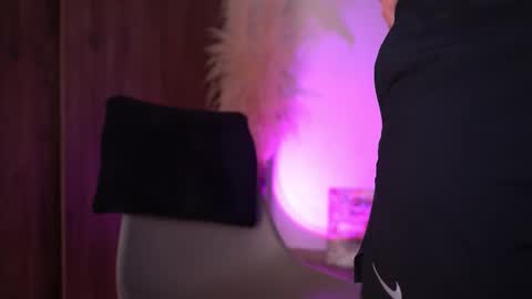 Josep online show from December 18, 11:01 pm