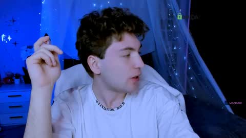 joseph_bear_ online show from March 27, 9:54 am