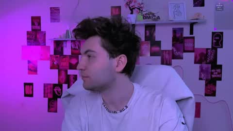 joseph_bear_ online show from April 12, 8:49 am