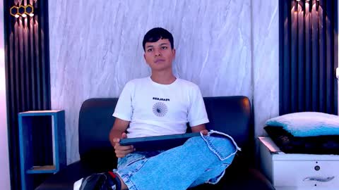 Joseph Gonzalez online show from December 14, 2:51 am