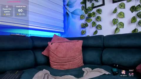 joshmiller___ online show from April 17, 10:56 pm