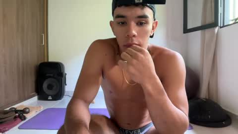 Im Jouliano online show from April 11, 3:15 pm