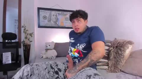 juan_alvarez18 online show from October 9, 4:17 am