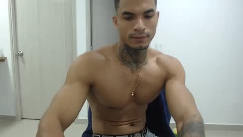 juan_gomez_1 online show from January 15, 10:38 am